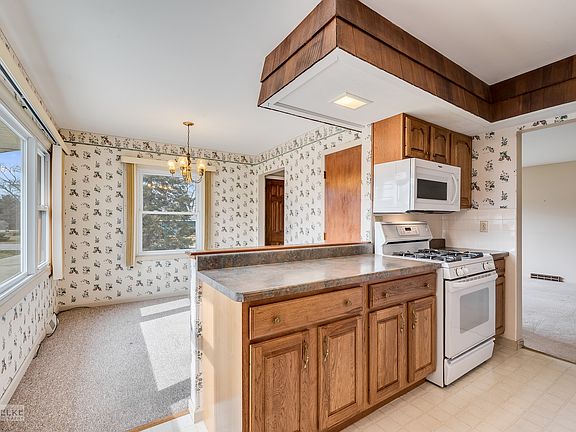4th image of 86 Ashlawn Ave