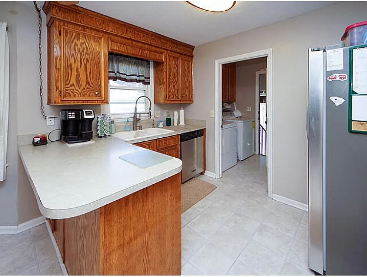 Building Photo - 146 Mellard Dr