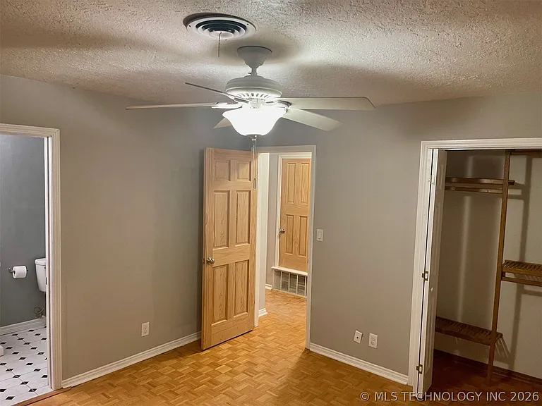 1626 Beverly Hills St — Photo 10
