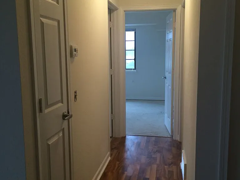 1526 Kenilworth Ct — Photo 4