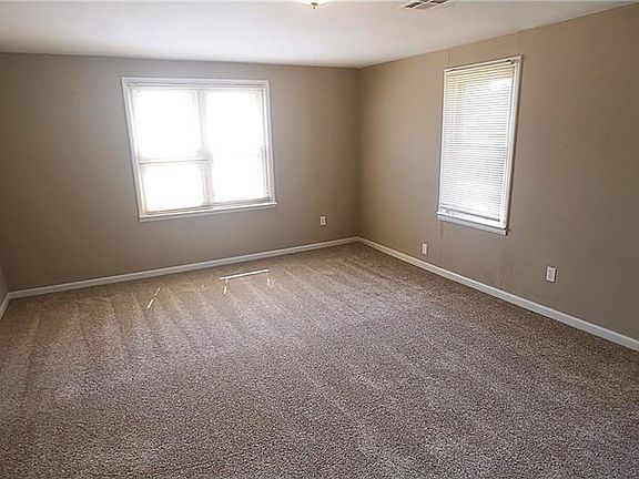 4th image of 1701 Elton Ave
