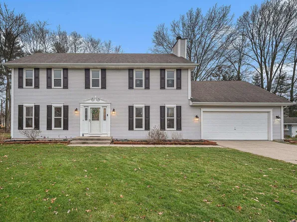 1818 Georgian Ct, South Bend, IN 46614