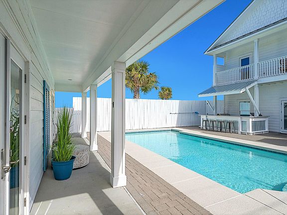 5th image of 80 Pompano St