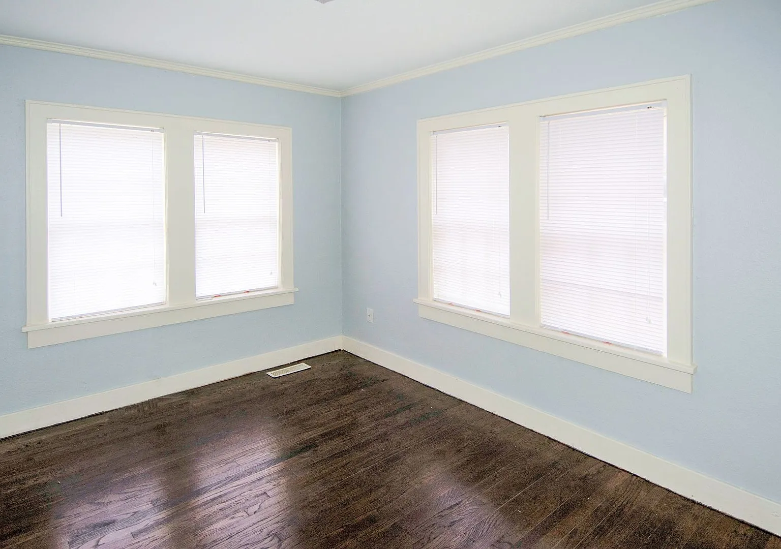 Super Cute Historical Property! Affordable And Cozy — Photo 2