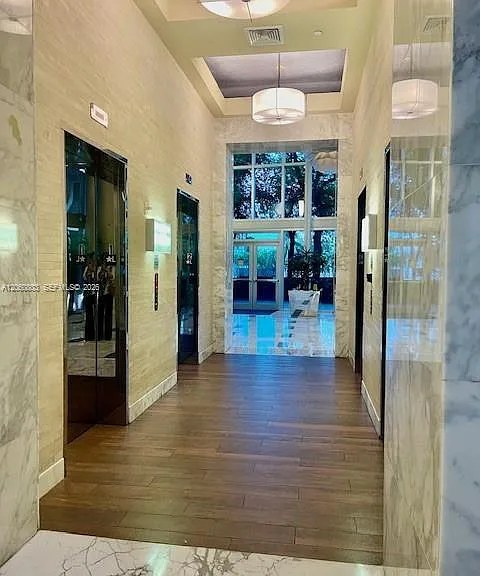 185 SW 7th St #1605 — Photo 6