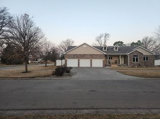 1321 N 8th St, David City, NE 68632