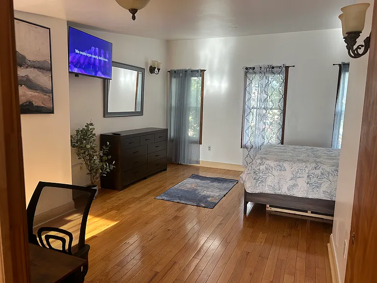 4 S Gilmor St — Photo 35