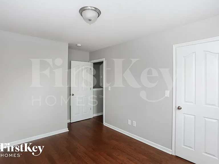 11253 Heritage Green Dr — Photo 13