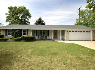 8049 N Edge O Woods Dr, Brown Deer, WI 53223