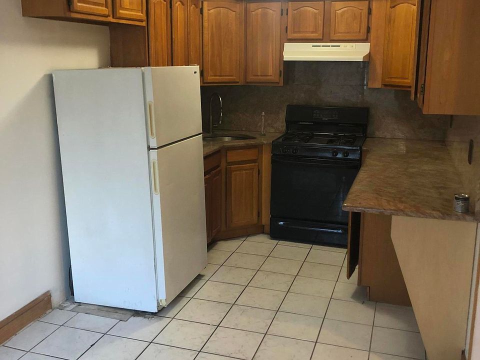 2nd image of 298 Lockman Ave