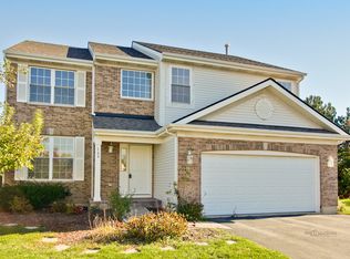 166 S Pleasant Rd, Lake Zurich, IL 60047