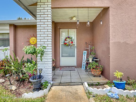 2nd image of 178 Cinnamon Lake Cir