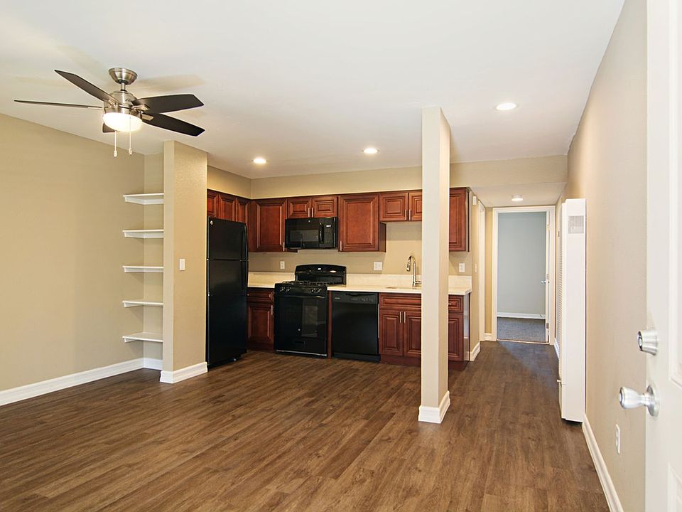 1st image of 4019 Oakcrest Dr #65FFF9532