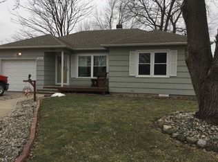 612 N Burke St, Wolcott, IN 47995