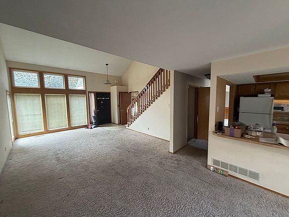 5th image of 2709 Meadow Point Ct