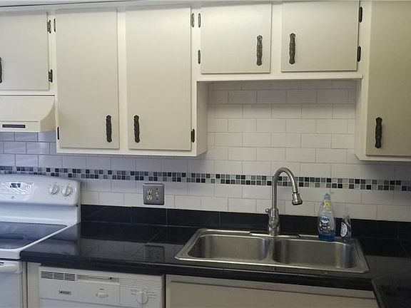 2nd image of 3815 N Oak Dr Unit G11