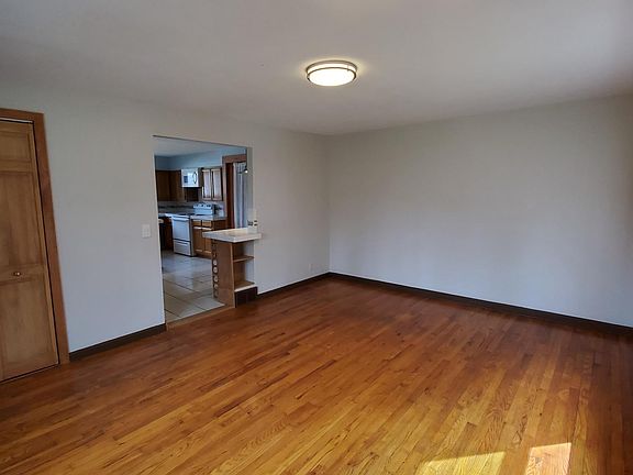 5th image of 8615 Aitken Ave Floor 1