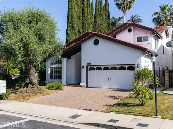 19300 Yolie Ln, Tarzana, CA 91356
