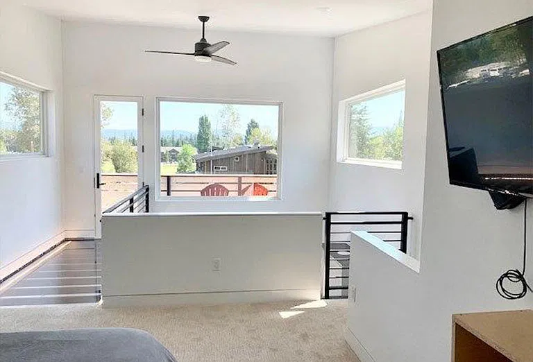 1331 Nelson Ln — Photo 4