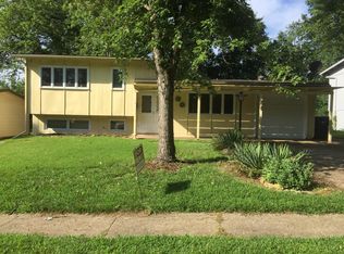 3023 SW Twilight Dr, Topeka, KS 66614