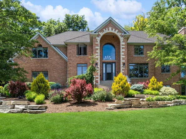 25676 N Canyon Creek Ct, Barrington, IL 60010