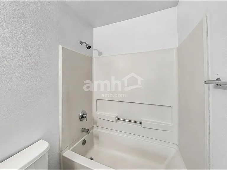 6159 S Avenue De La Chandelle — Photo 10