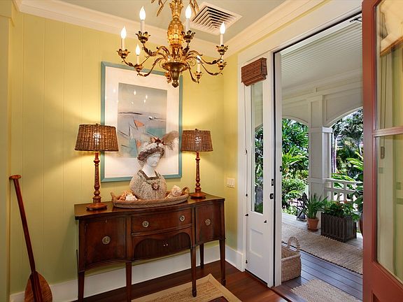 4th image of 2656 Uluwehi St