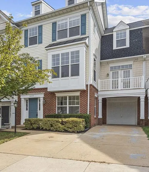 8229 Glade Bank Dr — Photo 1