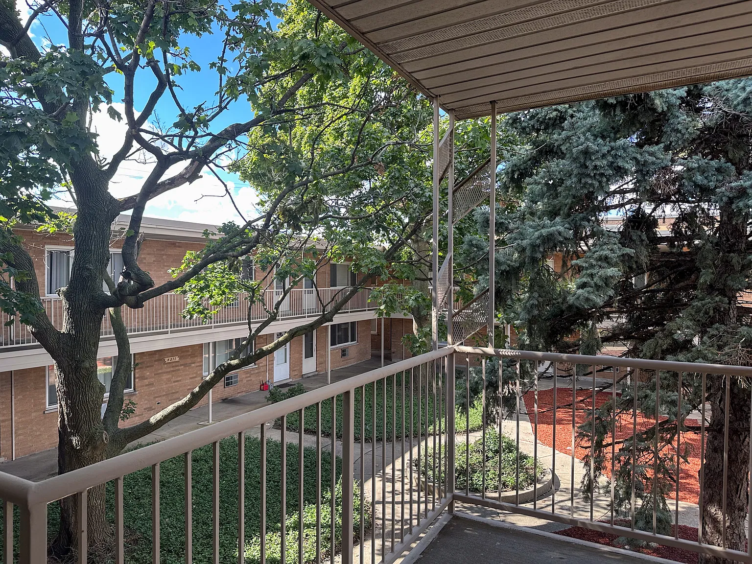 2 bed, $1,650 — Photo 2