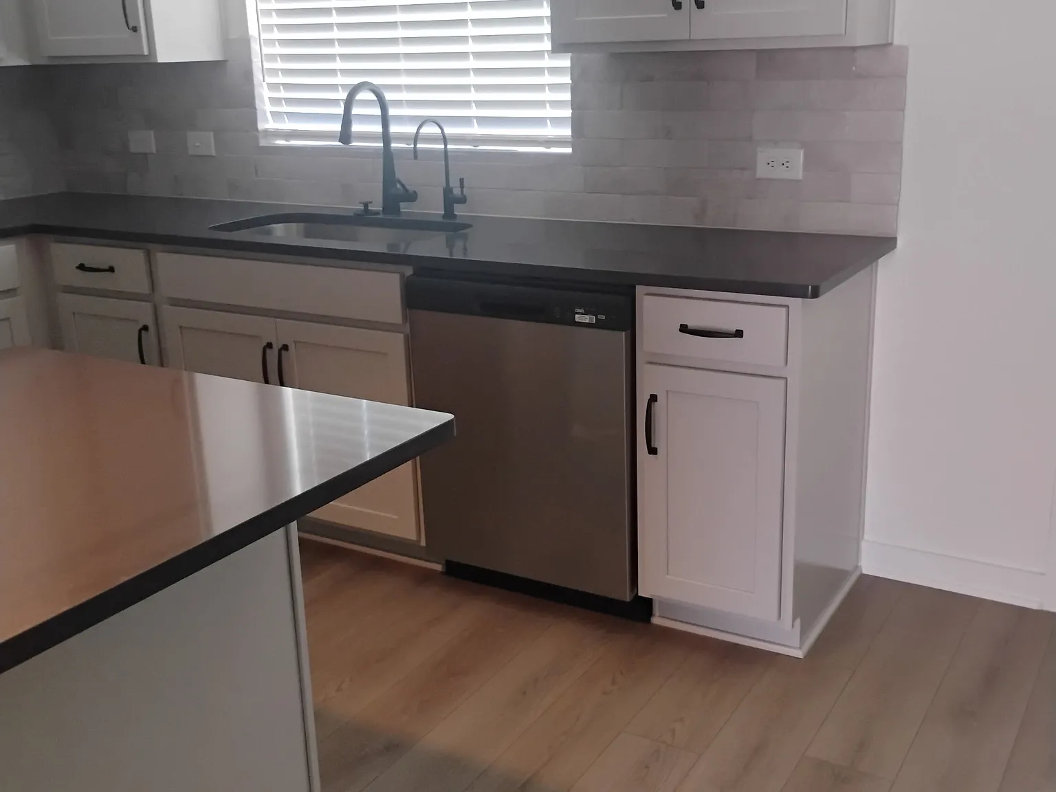 4 bed, 2308 sqft, $2,600 — Photo 4