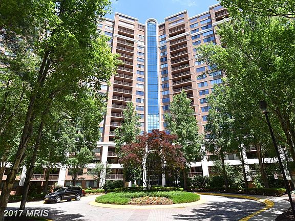 2nd image of 10101 Grosvenor Pl APT 816