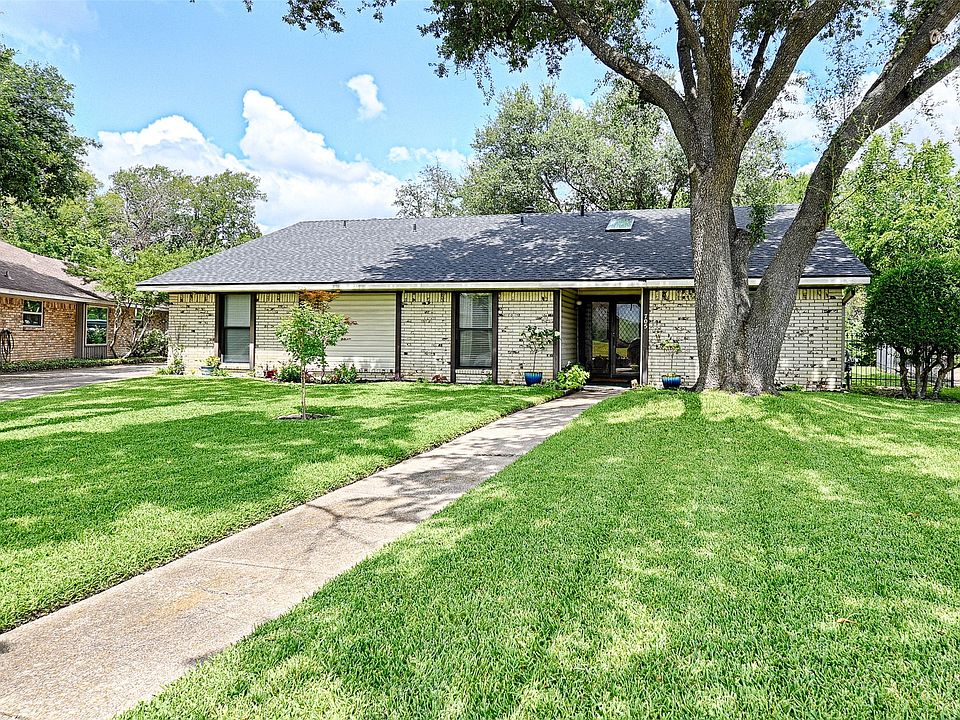 1st image of 705 Pebblecreek Dr