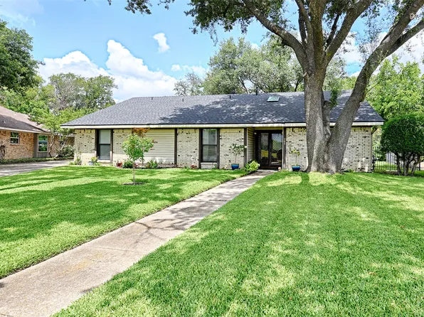 705 Pebblecreek Dr, Garland, TX 75040