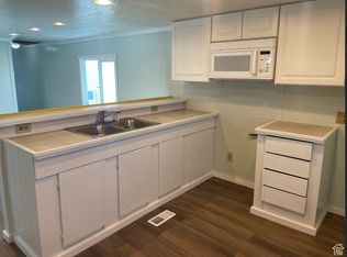 189 S Main St TRAILER 21, Layton, UT 84041