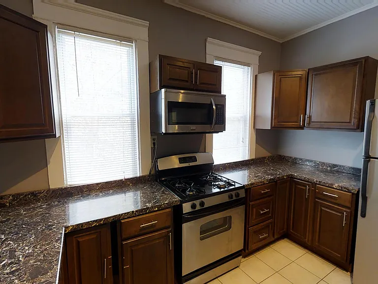 1414 E Genesee St — Photo 4
