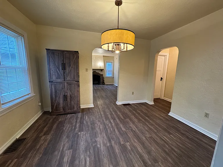 1048 Wilmington Ave — Photo 13