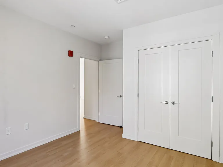 Park77 Apartments — Photo 28
