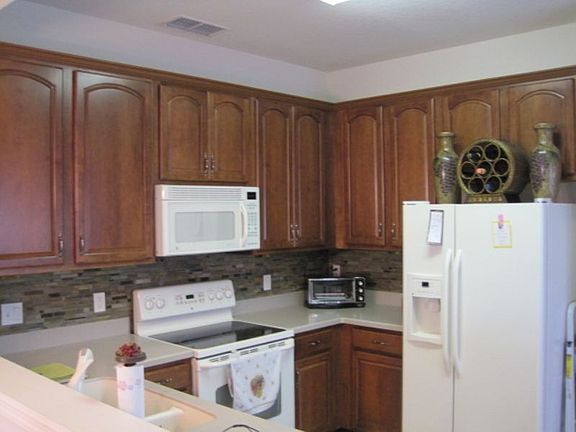 5th image of 2281 Stockton Dr