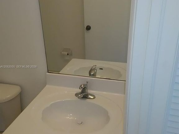 4th image of 2910 SE 13th Rd #20444