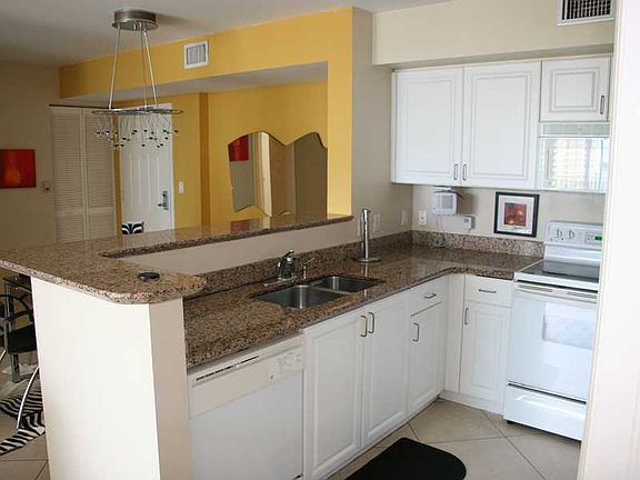 3rd image of 1155 Brickell Bay Dr APT 2703
