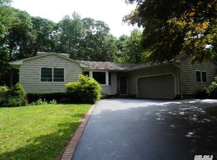 38 Hancock St, Smithtown, NY 11787