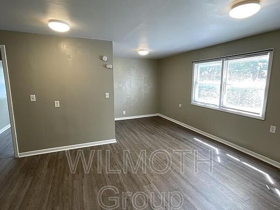 4th image of 303.5 Canby Ave