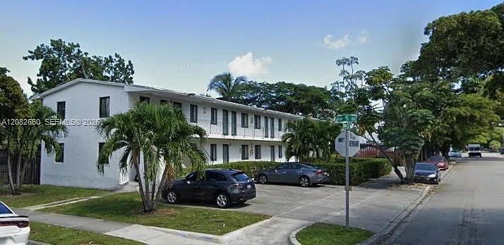 481 NW 30th St #2
