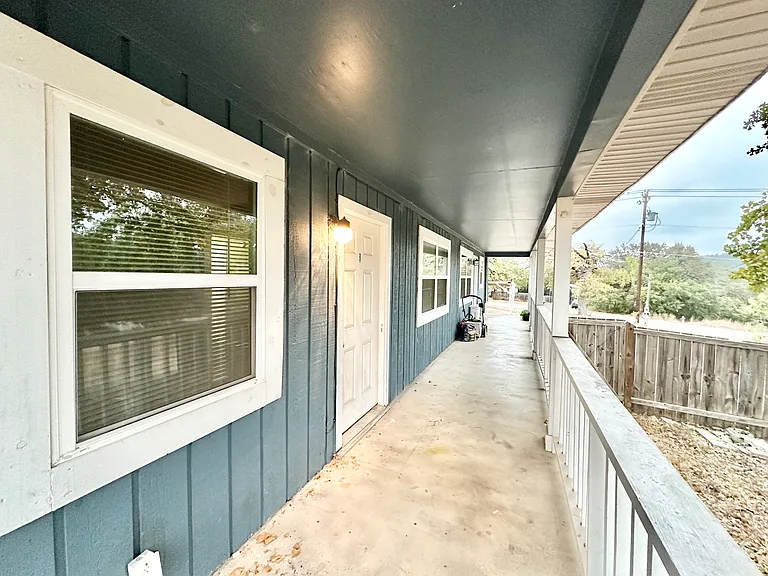 1302 S Quinlan Park Rd #B — Photo 3