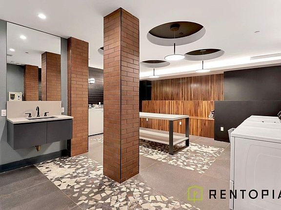 5th image of 420 Tompkins Ave #411