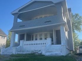 1842 Colonnade Rd