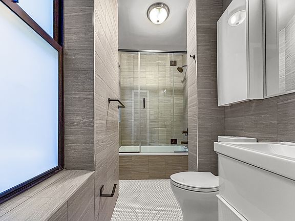 4th image of 455 Hudson St #7A