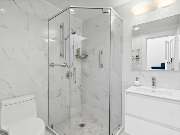 152 East 63rd Street image 21 of 22