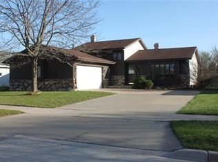 1633 W Cloverdale Dr, Appleton, WI 54914