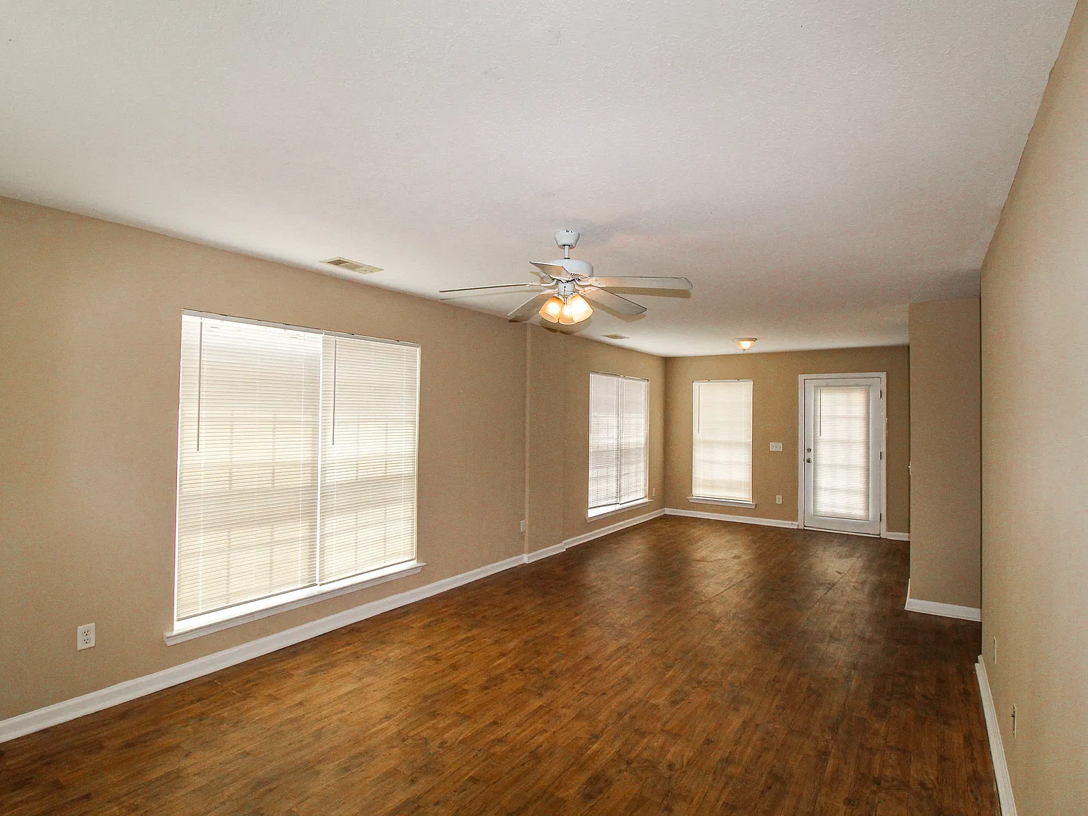 191 Herschel Drive - 1 — Photo 2